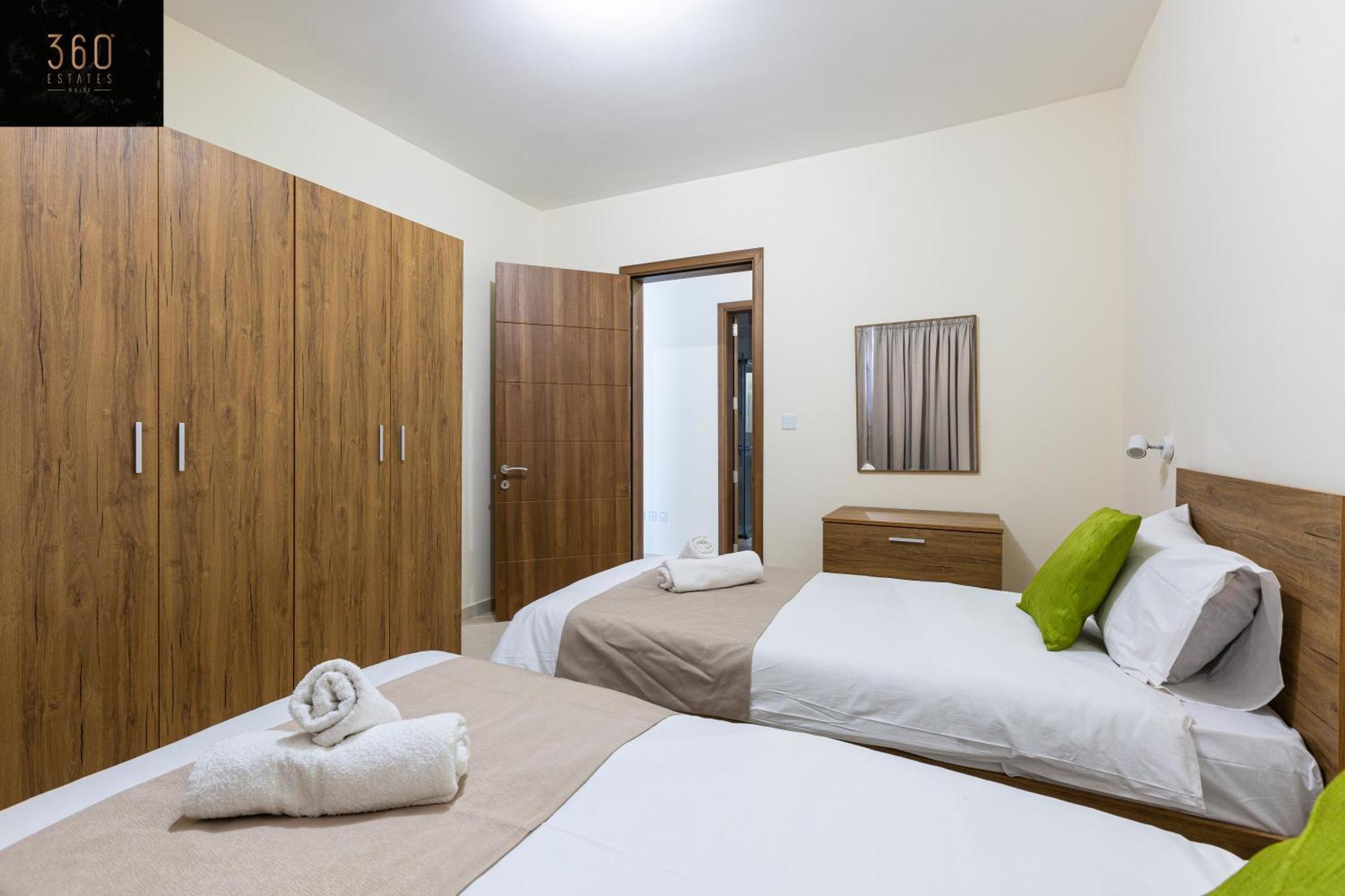 Beautiful 3Br Home With Private Balcony With Wifi & Ac By 360 Estates Marsaxlokk Exterior foto