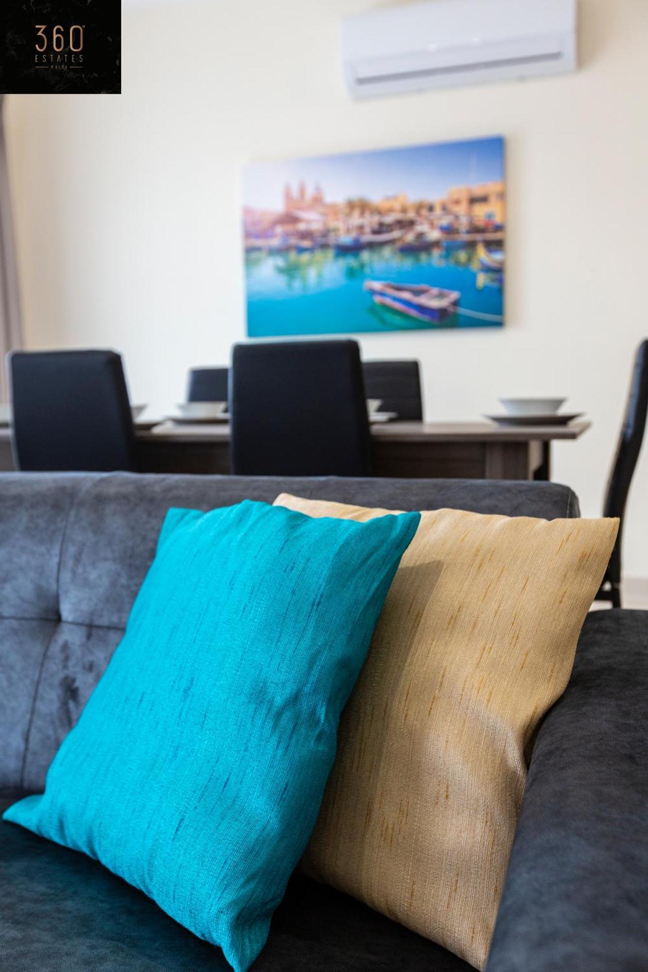 Beautiful 3Br Home With Private Balcony With Wifi & Ac By 360 Estates Marsaxlokk Exterior foto